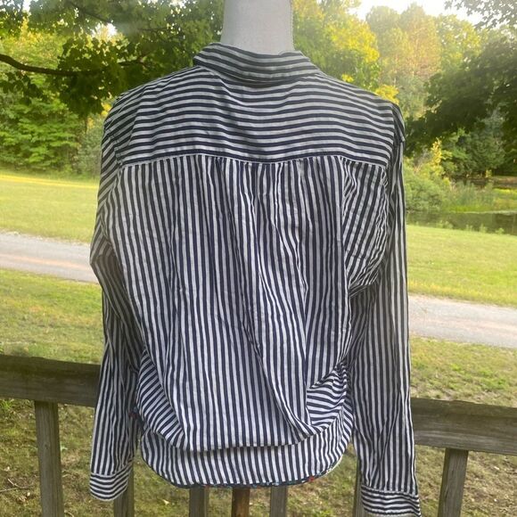 Holding Horses Anthropology Wm’s Large Blue Striped Tie Front Button Down Shirt - Picture 5 of 7